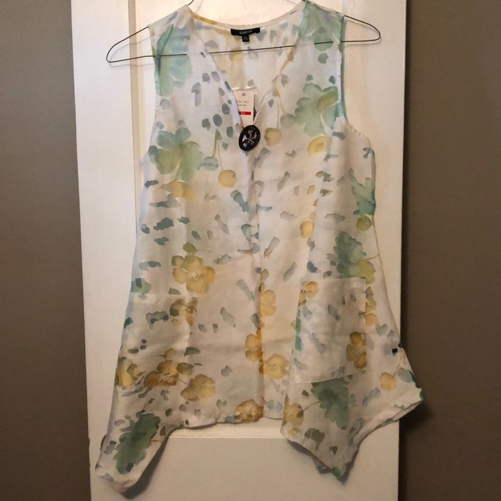 Pretty floral tunic. xl